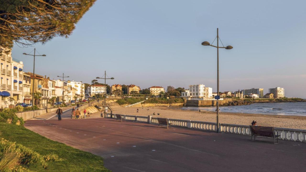 Cerise Royan - Le Grand Hotel De La Plage Экстерьер фото