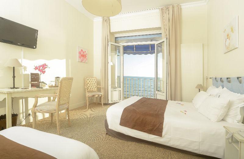 Cerise Royan - Le Grand Hotel De La Plage Экстерьер фото