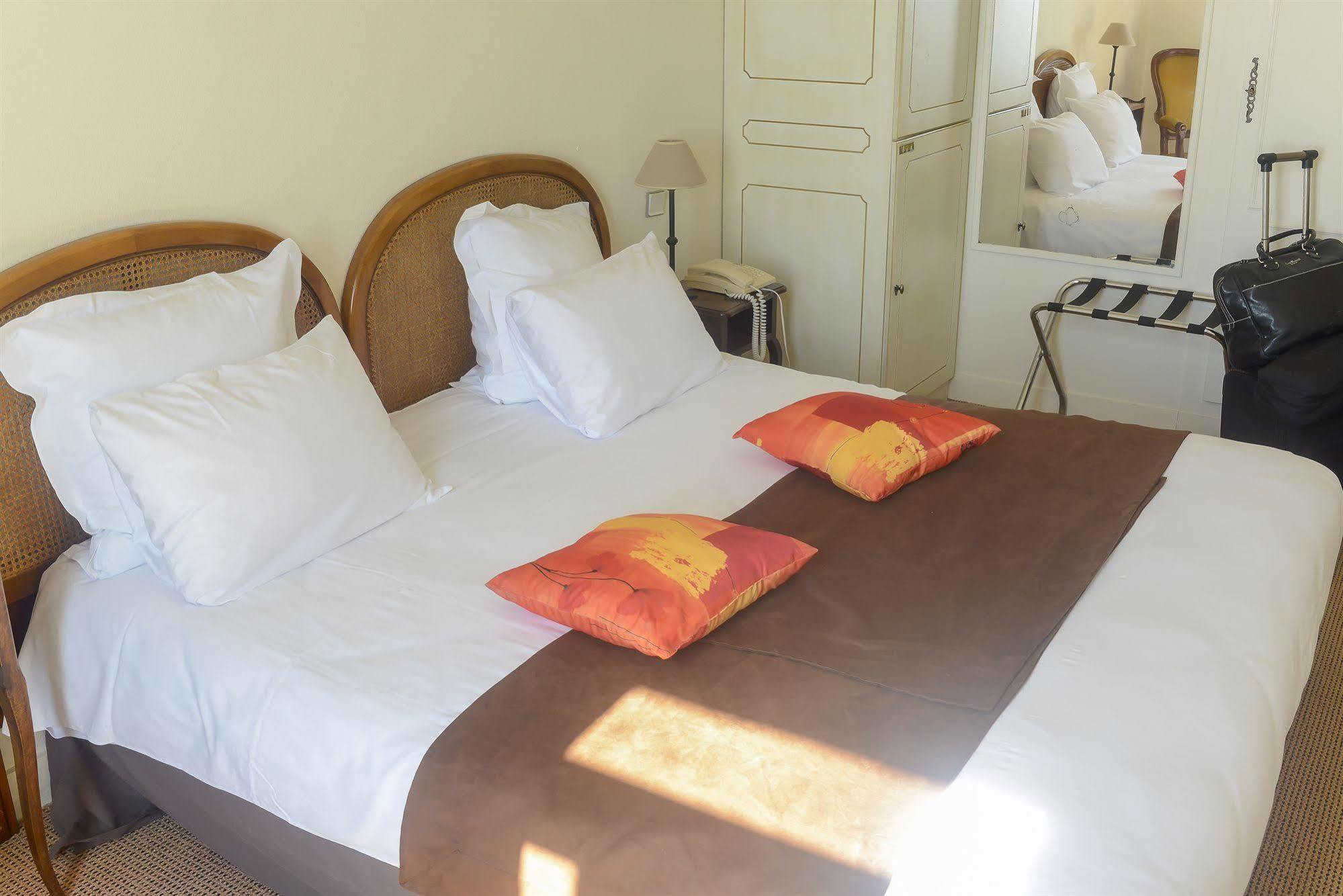 Cerise Royan - Le Grand Hotel De La Plage Экстерьер фото