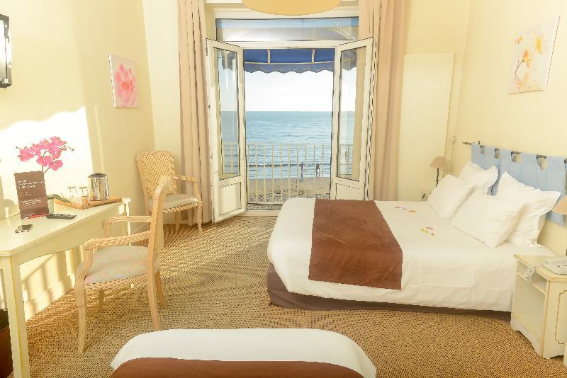 Cerise Royan - Le Grand Hotel De La Plage Экстерьер фото